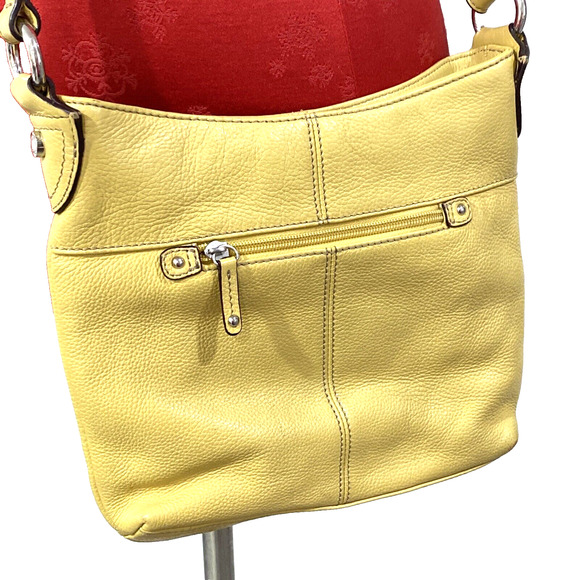 Vintage Y2K Tignanello Yellow Leather Shoulder Bag Purse Zip Pockets Adjustable - Picture 4 of 10